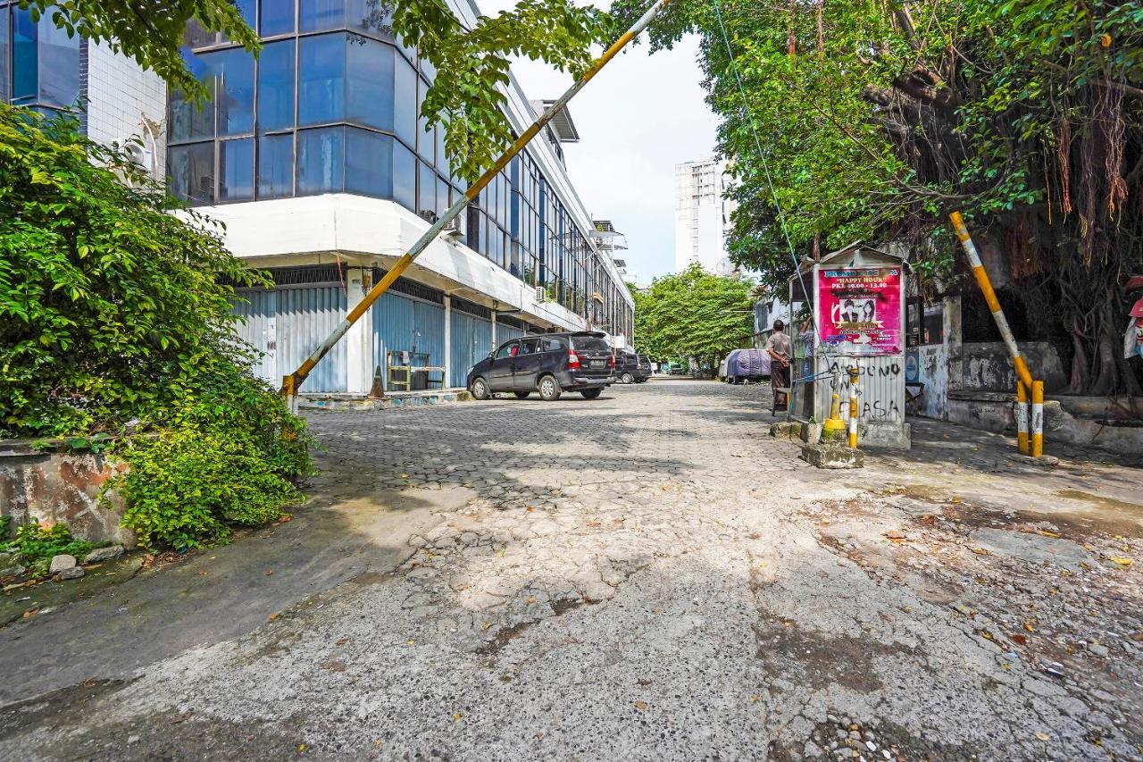 Spot On 90147 Gosepa Ambengan Plaza Hotel Surabaya Exterior photo