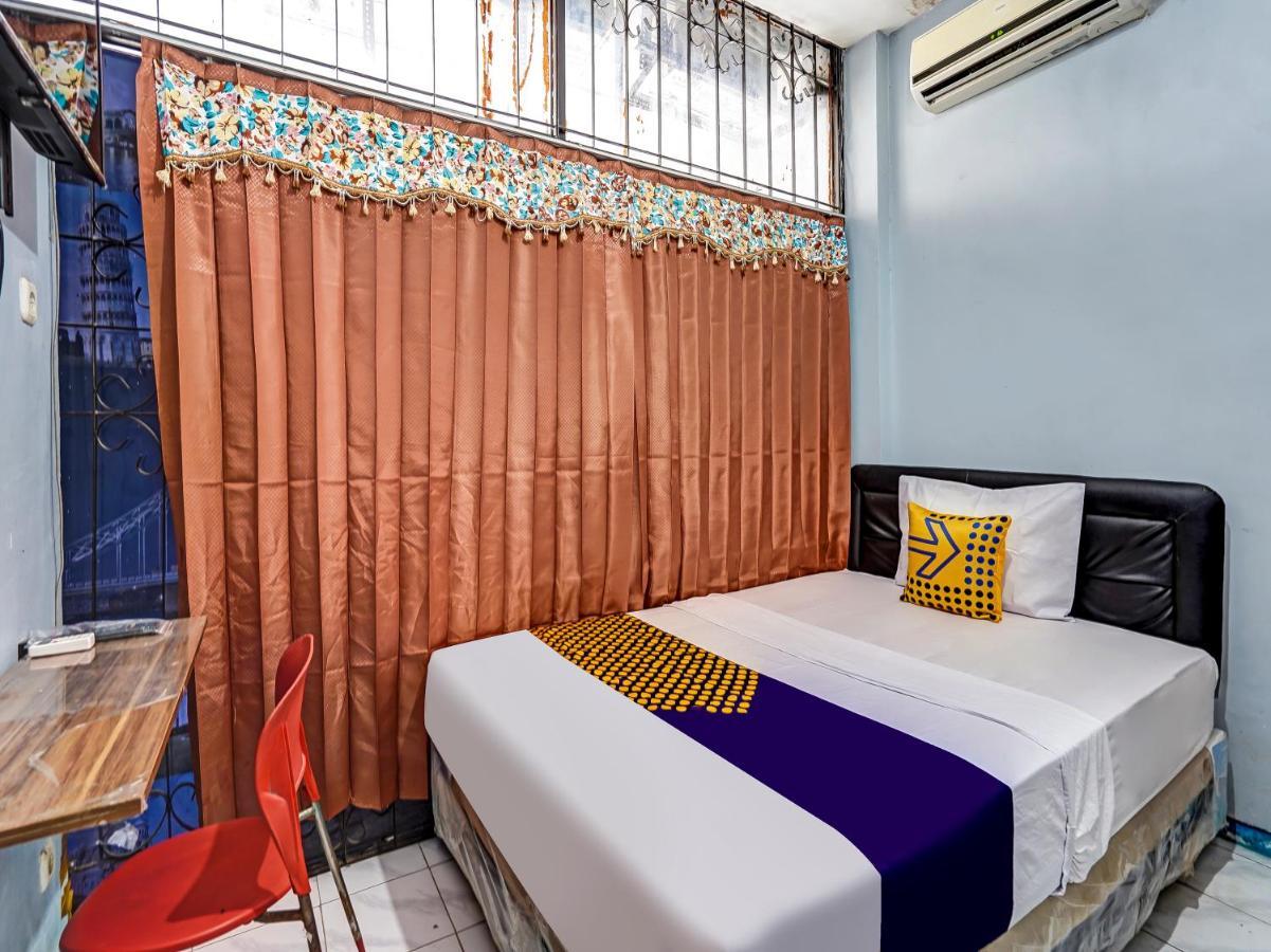 Spot On 90147 Gosepa Ambengan Plaza Hotel Surabaya Exterior photo
