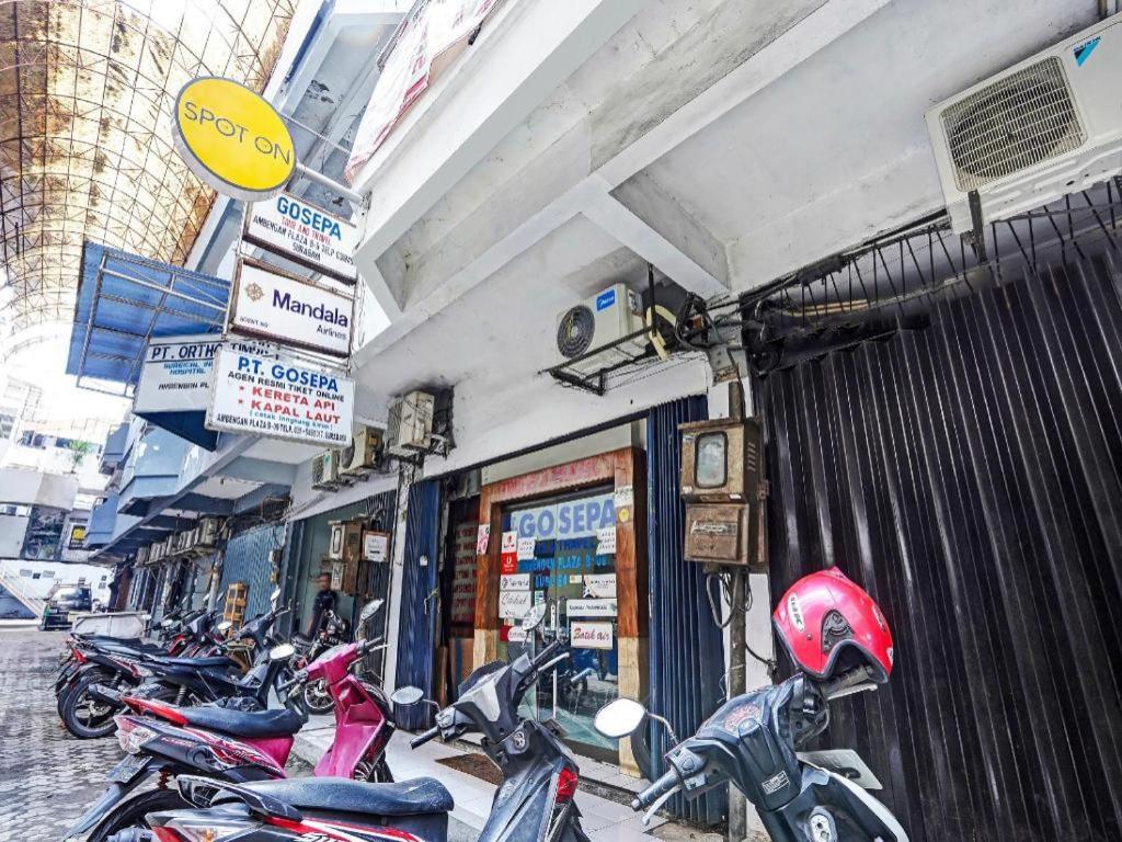 Spot On 90147 Gosepa Ambengan Plaza Hotel Surabaya Exterior photo