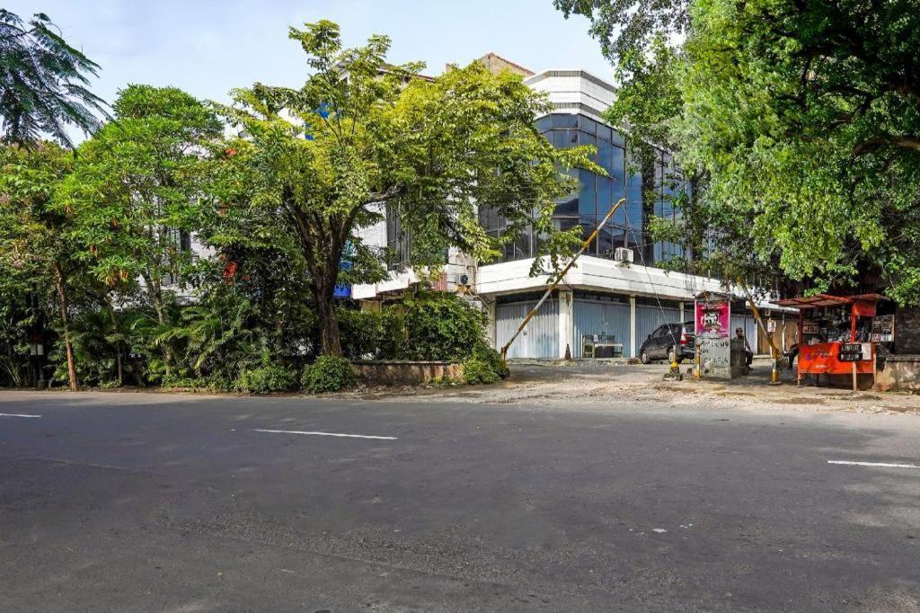 Spot On 90147 Gosepa Ambengan Plaza Hotel Surabaya Exterior photo