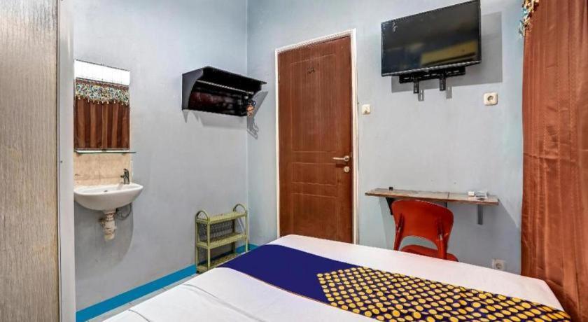 Spot On 90147 Gosepa Ambengan Plaza Hotel Surabaya Exterior photo